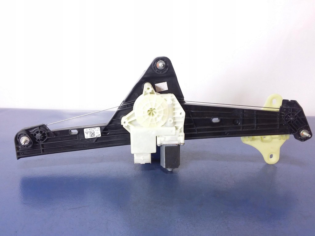 фото №1, Clio v подъемник стекло перед правый 807201776r