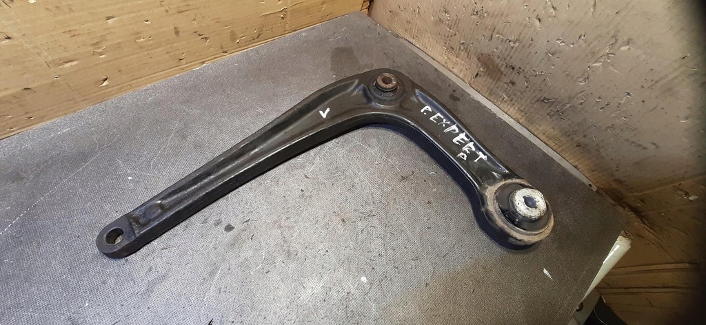 фото №1, Citroen jumpy peugeot expert iii 2.0 blue hdi рычаг правый перед 9816863580