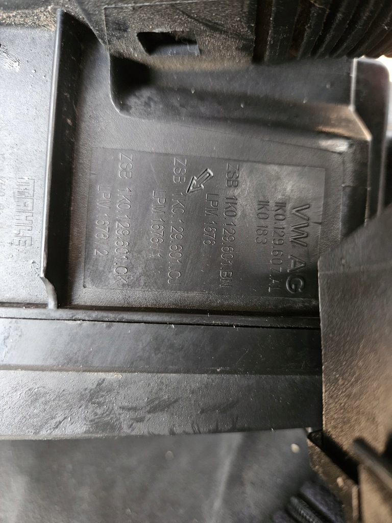 фото №11, Корпус фильтра воздуха 1.4 tsi cax seat leon ii lift 1k0129601cj