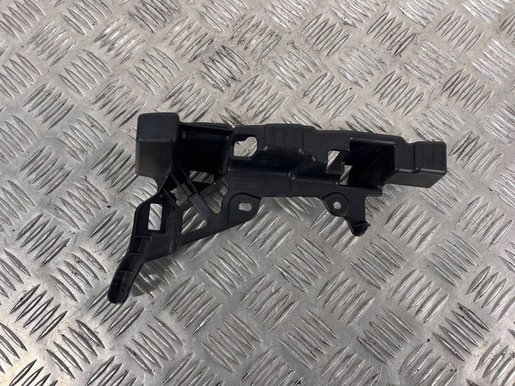 Купити Частина салону права сторона tesla model x 105372400b