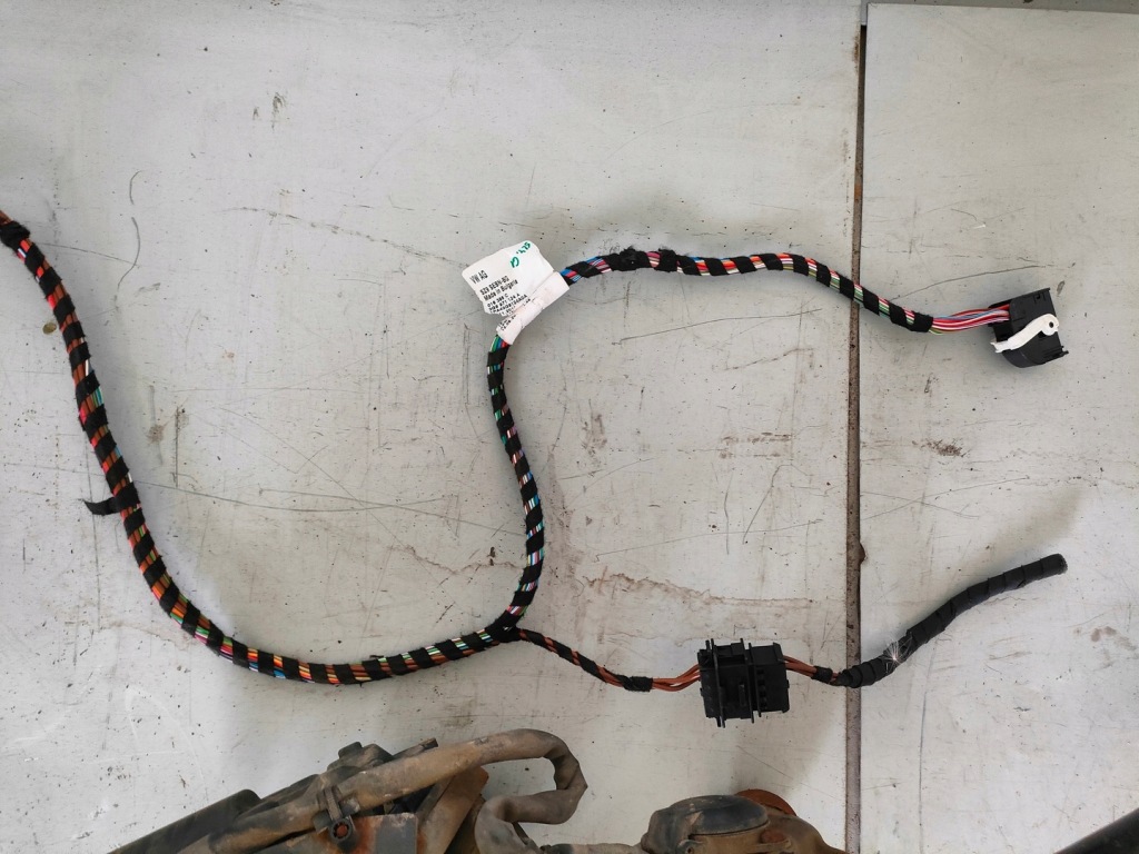 Passat b8 универсал фаркоп  буксировочный 3g9803881b с Разборки