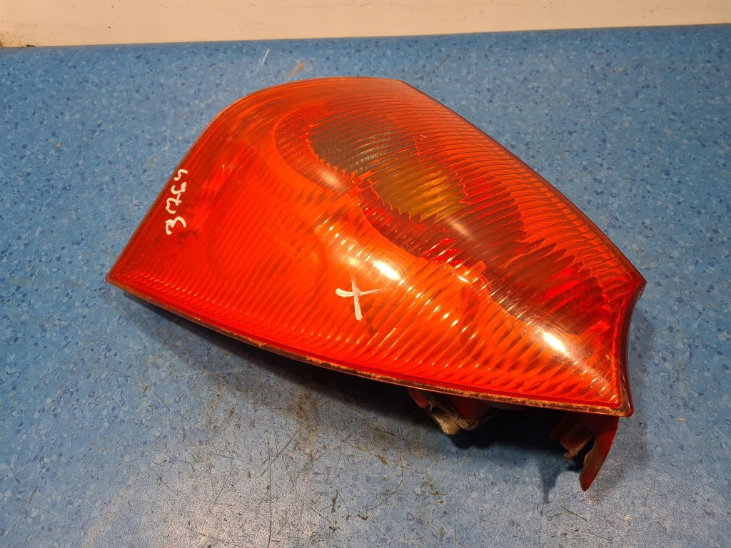 фото №3, Peugeot 307 лампа задняя правая наружная