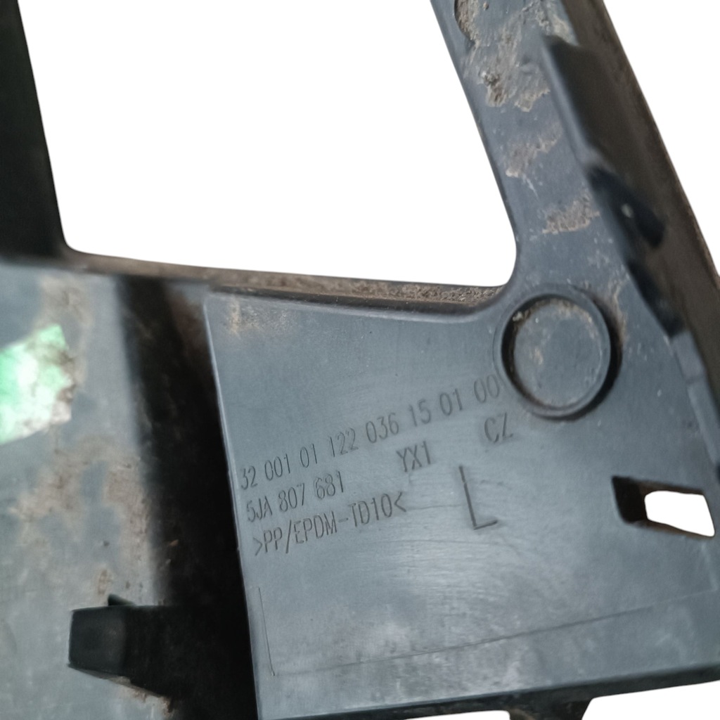 фото №3, Решітка бампера ліва skoda rapid 5ja807681