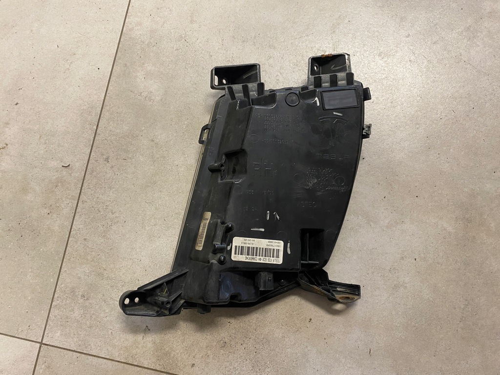 фото №6, Tesla s протитуманна фара правий перед