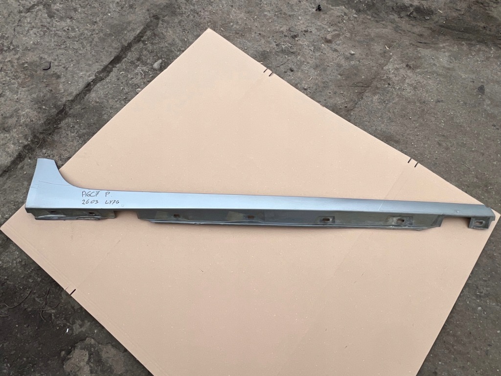 Купити Audi a6 c7 ly7g накладка накладка поріг права поріг правий 4g0853856g
