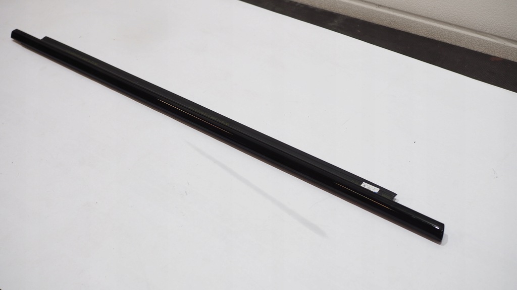 фото №1, Bmw g32 молдинг ущільнювач двері правий перед