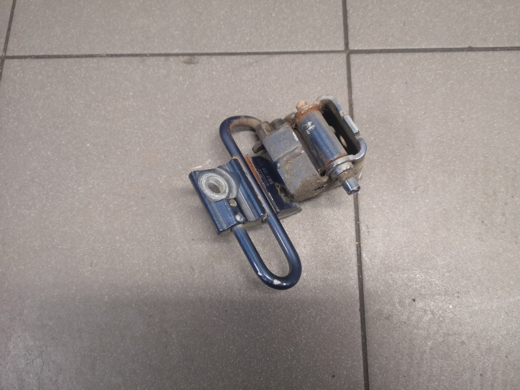 фото №1, Петля двері лівий передній audi a3 8p 8e0831411e