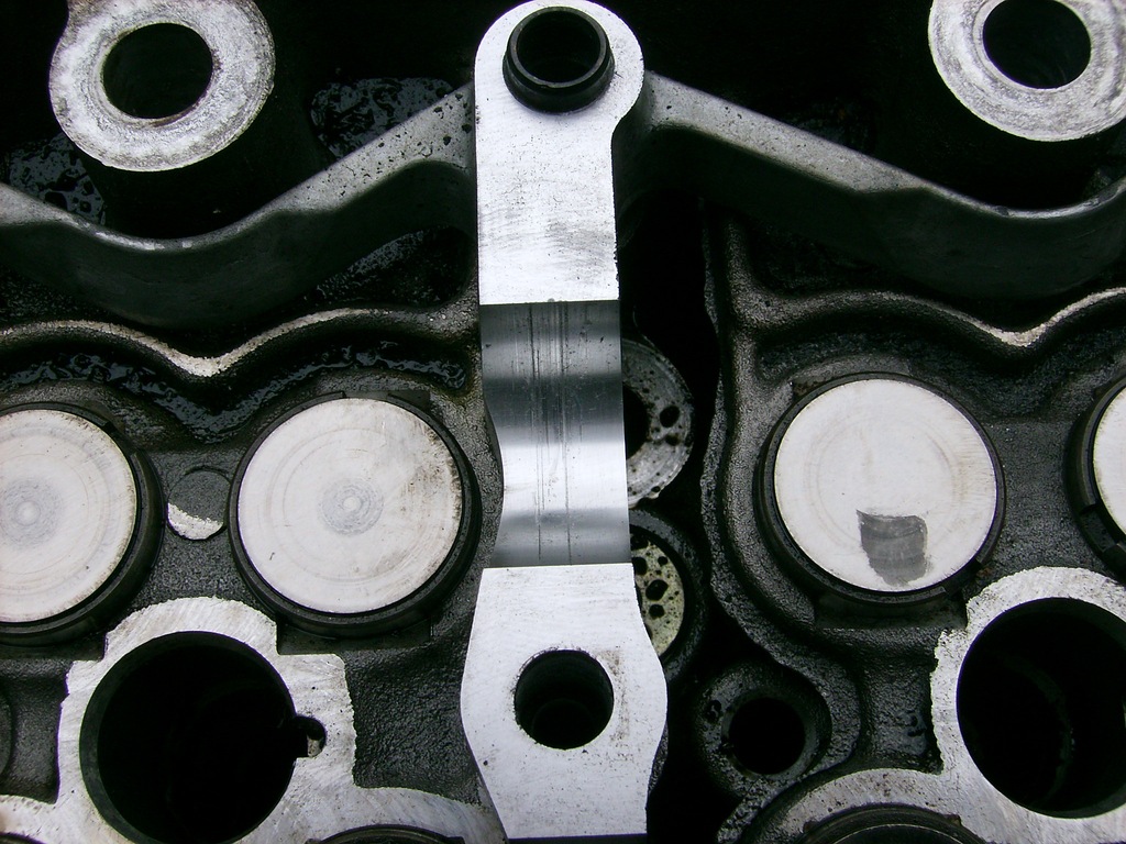 фото №11, Головка двигателя toyota avensis verso 01-03r 2.0 d4d 116km 1cd