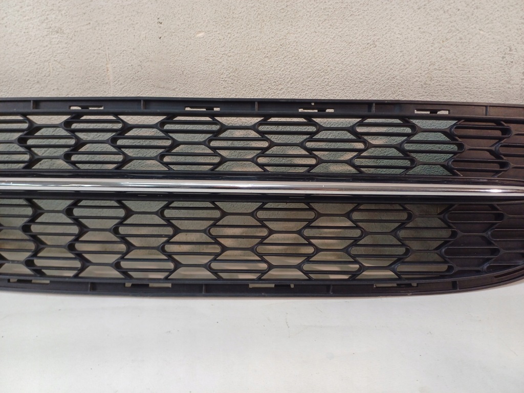 фото №4, Решётка средняя бампера перед mini r55 r56 r57 lci lift
