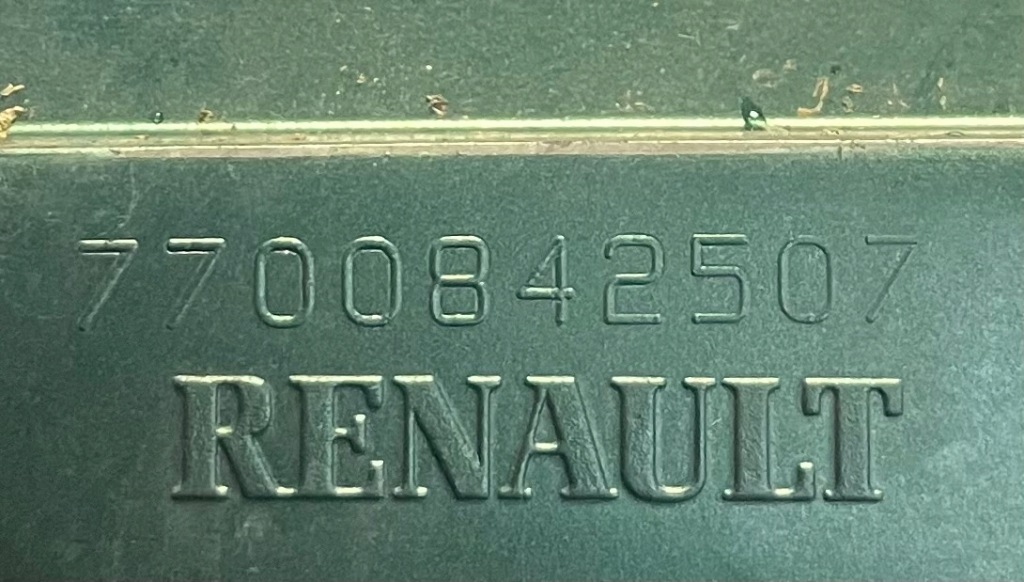 Крыло  передний правый  перед renault clio 2 1998-2016 7700842507 Оригинал
