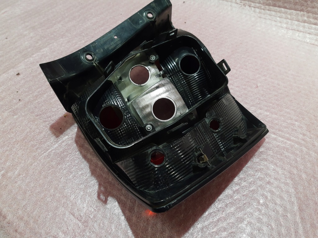 фото №8, Лампа правий задня skoda fabia iii hb 6v6945096