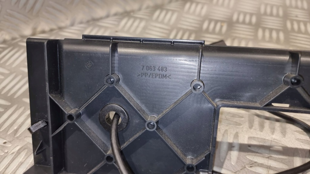 фото №9, Bmw 5 e60 e61 захист бардачка 7063483 шланг кабель адаптер ipod 2154179 kpl