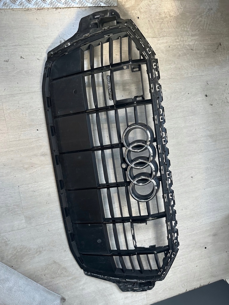 фото №1, Audi q7 4m lift black решётка радиатора решётка радиатора 4m0853651aj