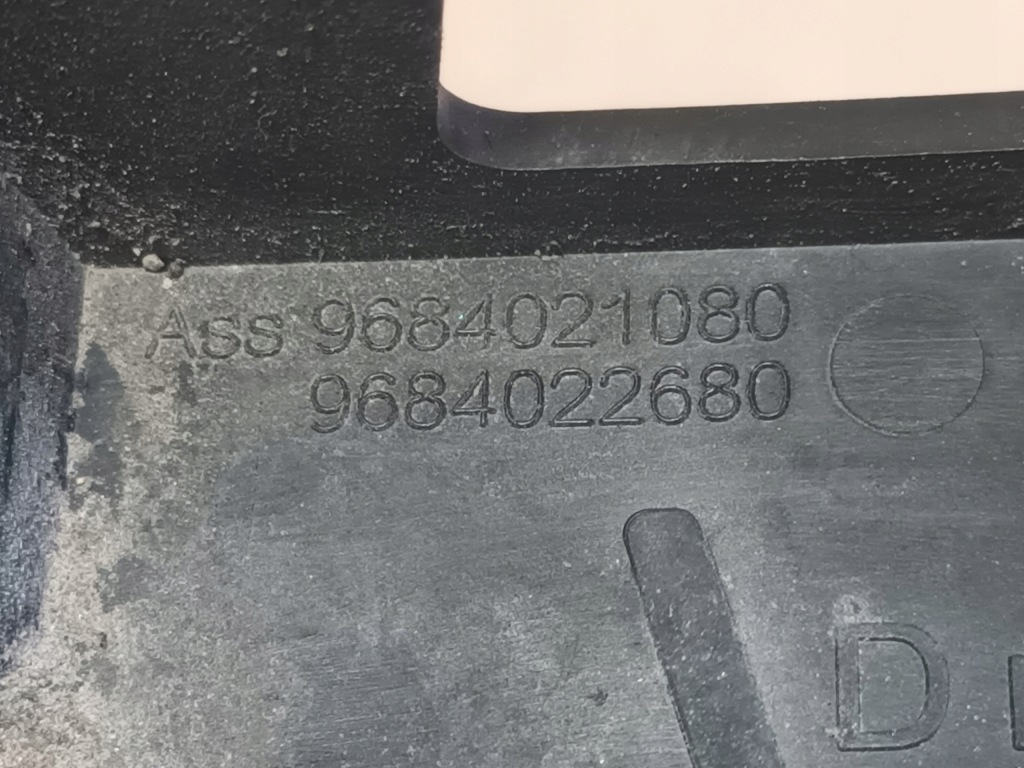 фото №6, Направляющая бампера правый peugeot 3008 i кронштейн перед правое 2 szt