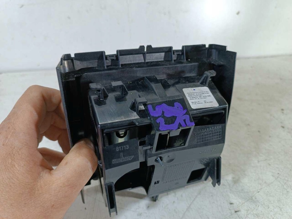 фото №5, Пепельница разъём 12v mercedes w212 a2126803750