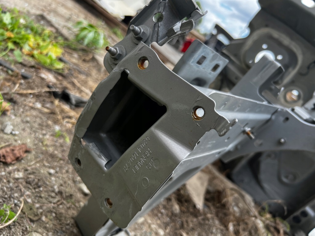 фото №4, Четверть лонжерон подкрылок чашка перед левый dacia sandero iii stepway