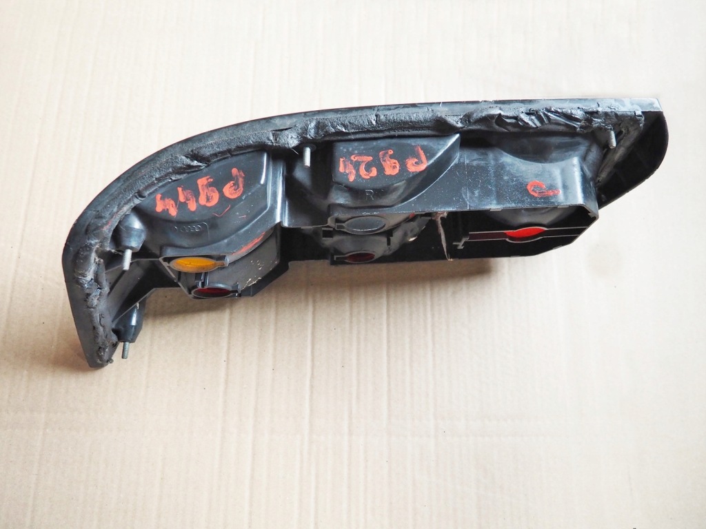 Porsche 924 944 фара правый  задний  задняя hella с Разборки