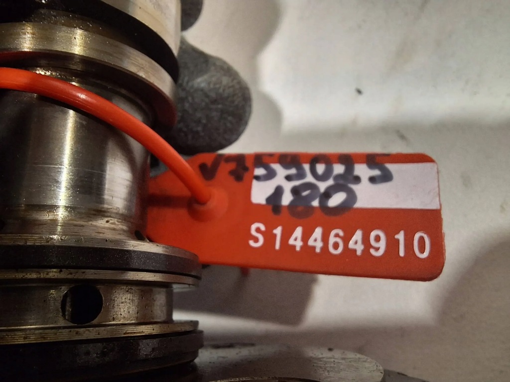 фото №8, Вал распределительного вала выпускной v759025180 peugeot 207 1.4 vti 06-