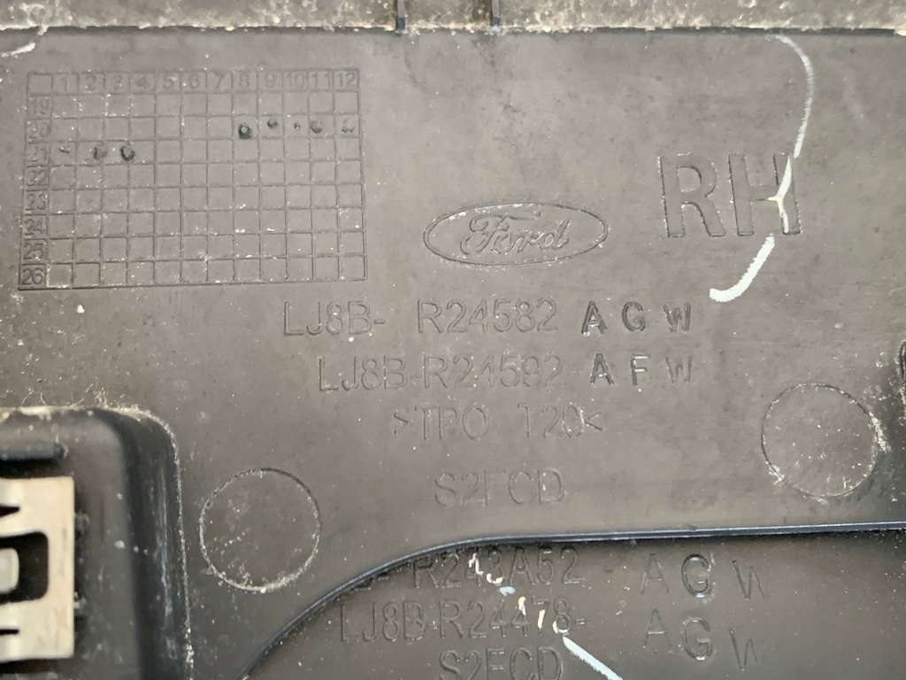 фото №9, Ford mustang mach-e rwd 21r захист обшивка стійка b права молдинг поріг