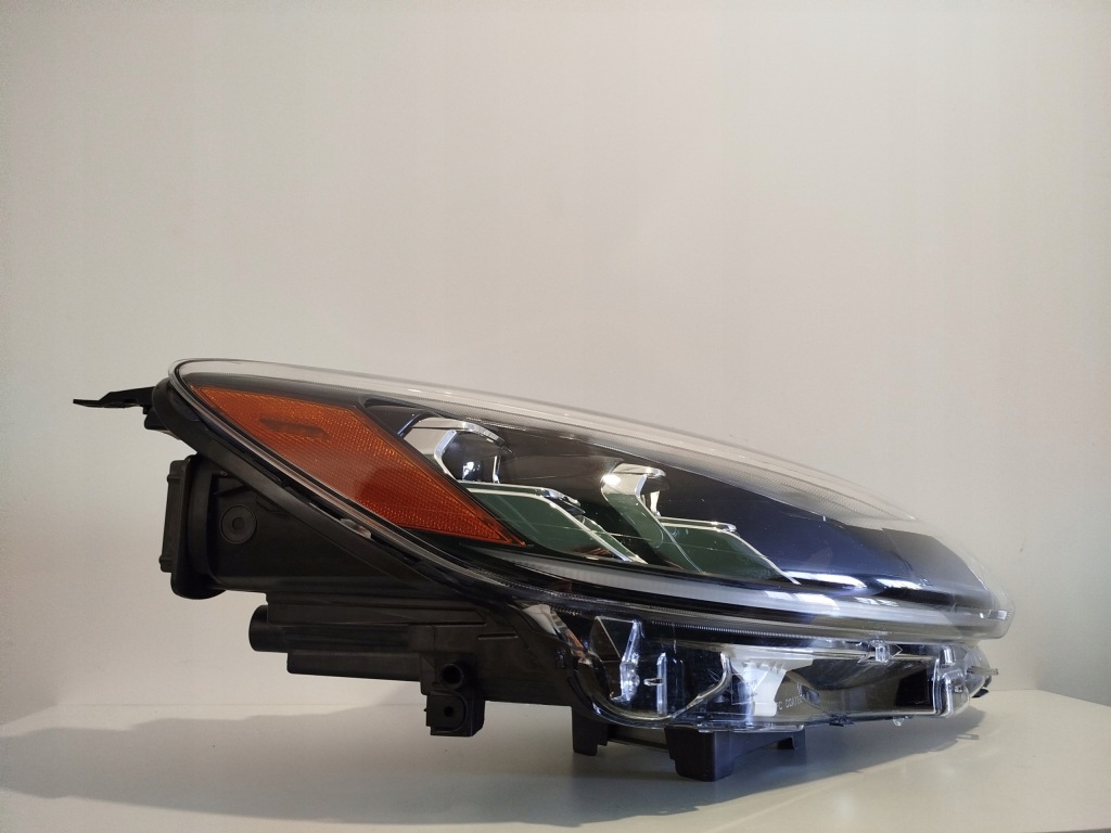 Фара ліва правий перед ford escape mk4 kuga mk3 2020- full led гарний стан оригінальний номер америка Ціна