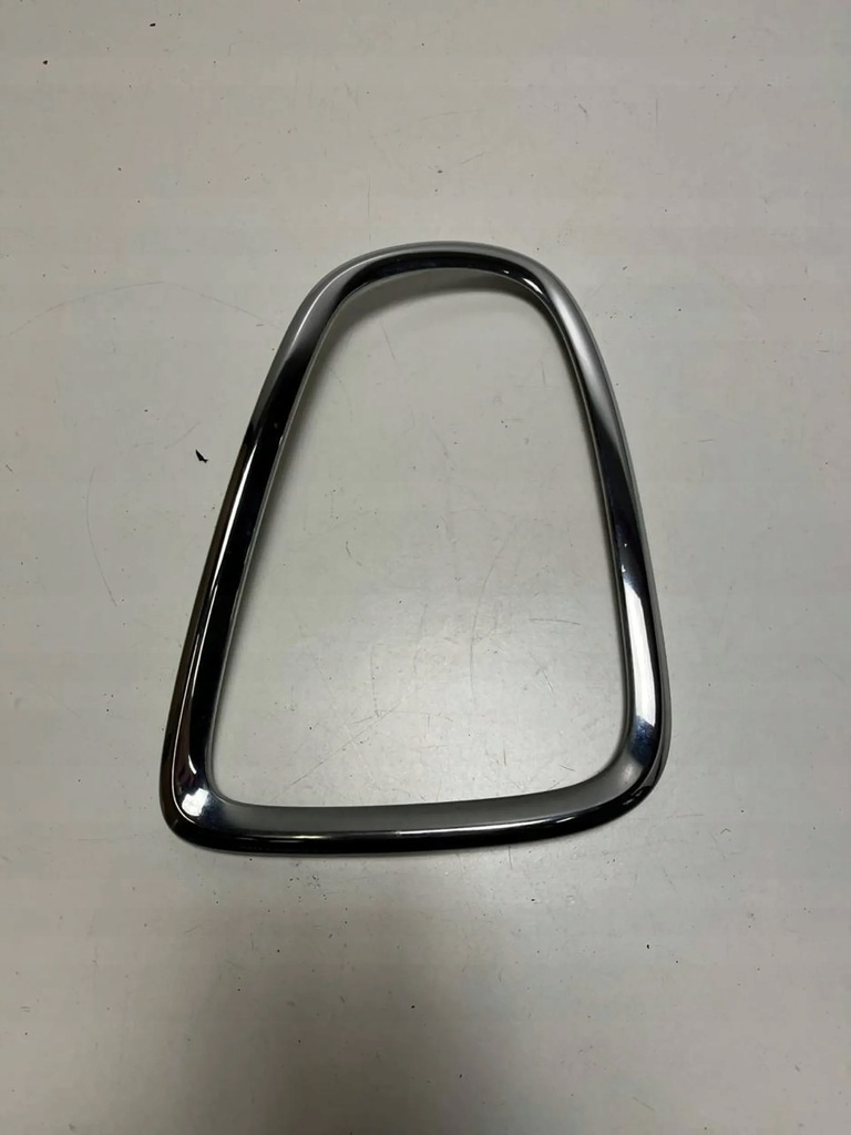 фото №1, Рамка лампы хром правый задняя 2752244 mini r56 r57