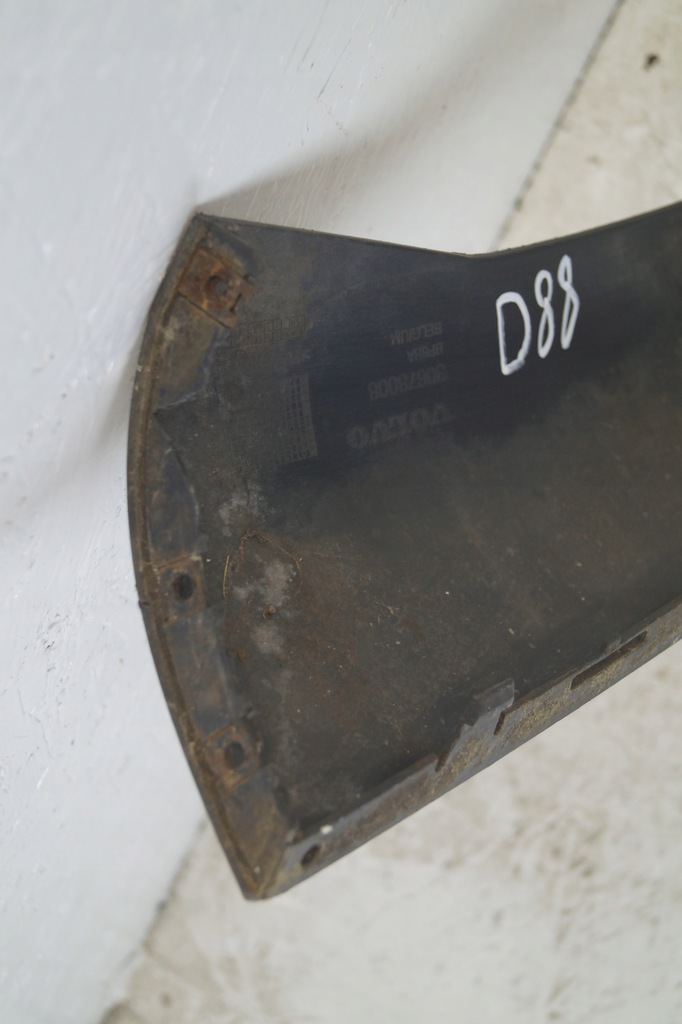 фото №10, Volvo v50 накладка бампера задняя 30678008