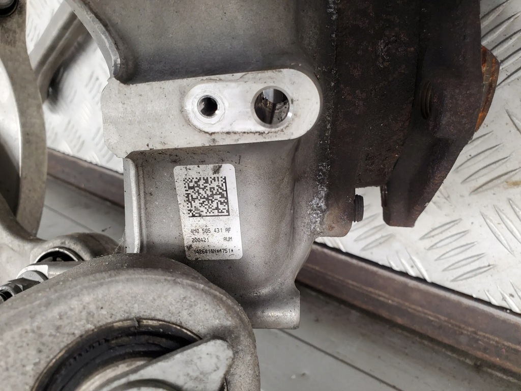 фото №8, Audi sq8 4m0505459c задняя сторона левая подшипник i ступица kół