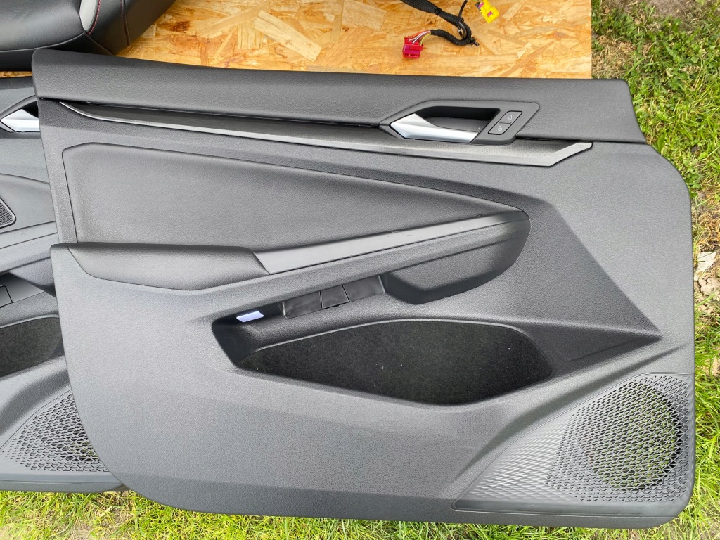 фото №10, Сиденья заднее сиденье обшивки туннель golf 8 gti clubsport кожа электрика !!!