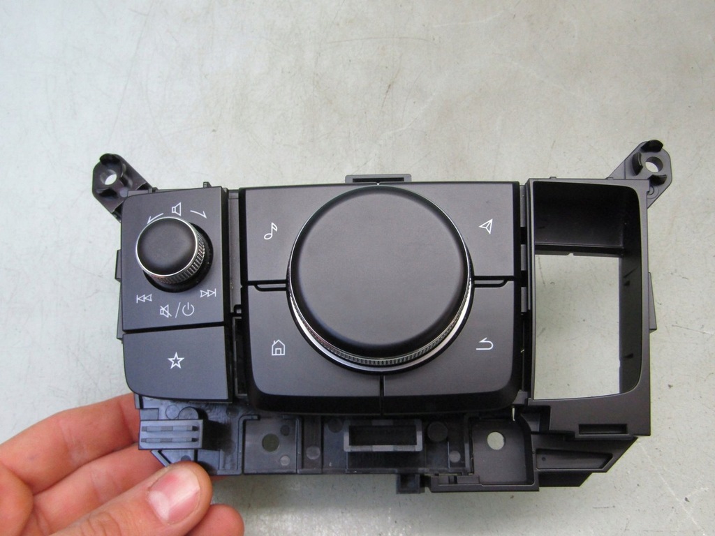 фото №1, Mazda 3 bp iv 23r панель керування радіо радіо b0n666cm0 b0n666cm0b