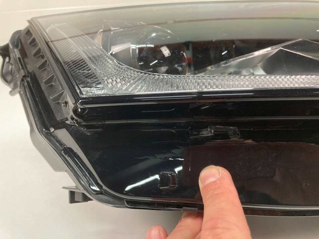 фото №7, Лампа правая передняя skoda octavia iv 5e4