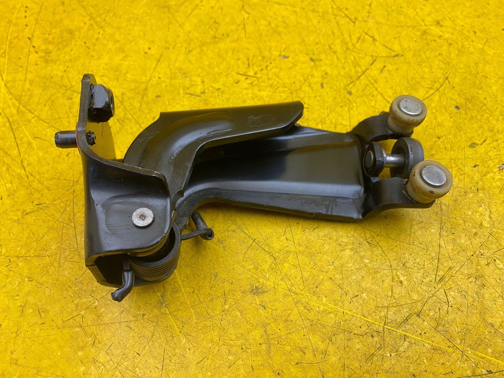 фото №1, Peugeot partner iii ролик направляющая дверь bok задняя 9833303080