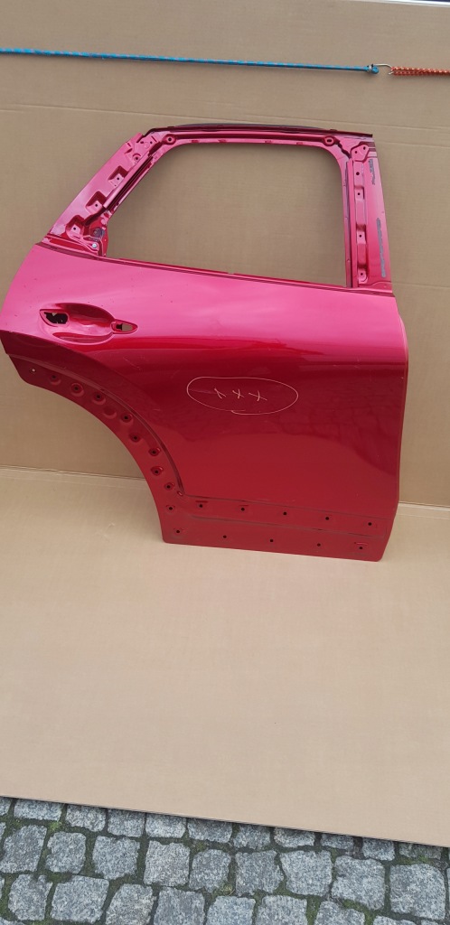 Купить Mazda cx30 дверь задняя задняя правое  dgh972010