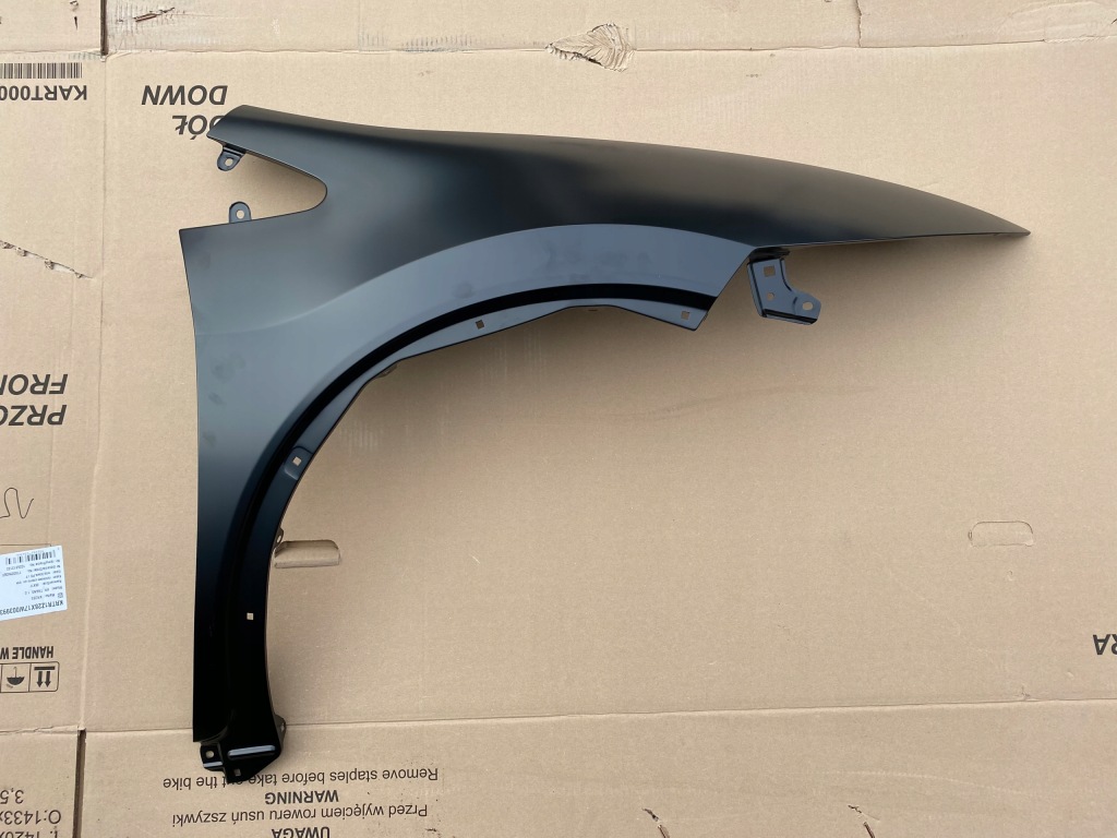 фото №1, Honda civic ufo viii 2005 - крыло правый передний