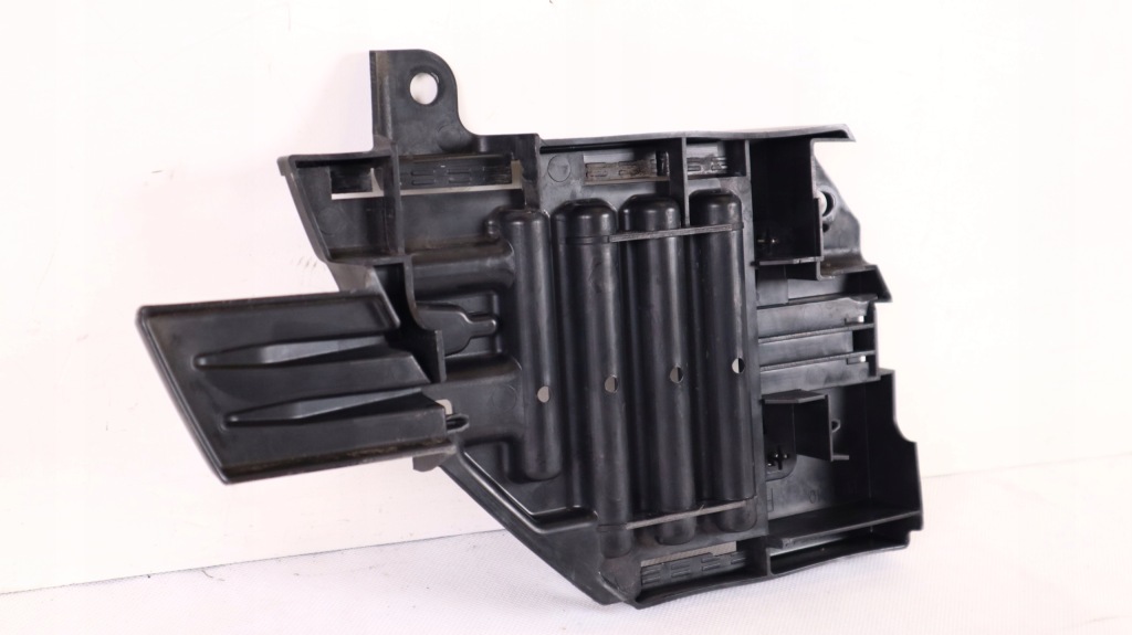 фото №6, Land rover discovery sport l550 направляющая лампы правый перед '00183541