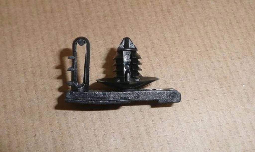 фото №1, Клипса крышки головки c c5 iii,c6