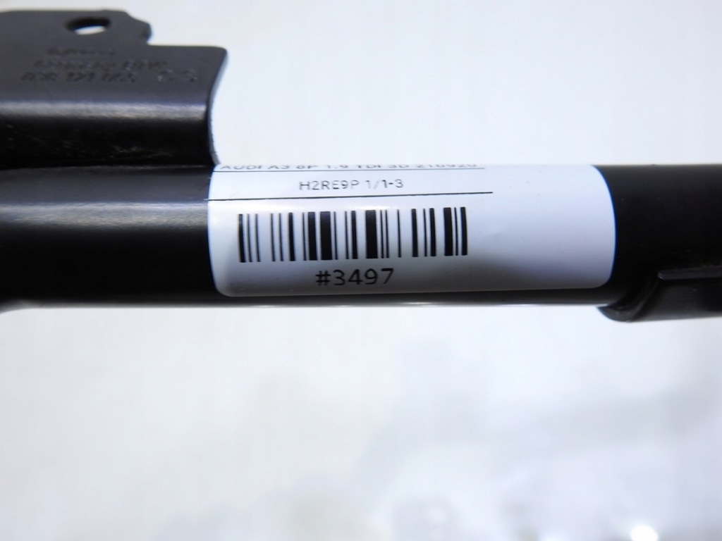 Купити Патрубок трубка води audi a3 8p 1.9 tdi 038121065cs