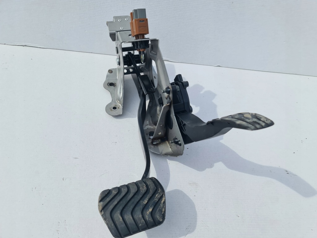 фото №1, X-trail t32 педаль газу гальма 18002 df30b