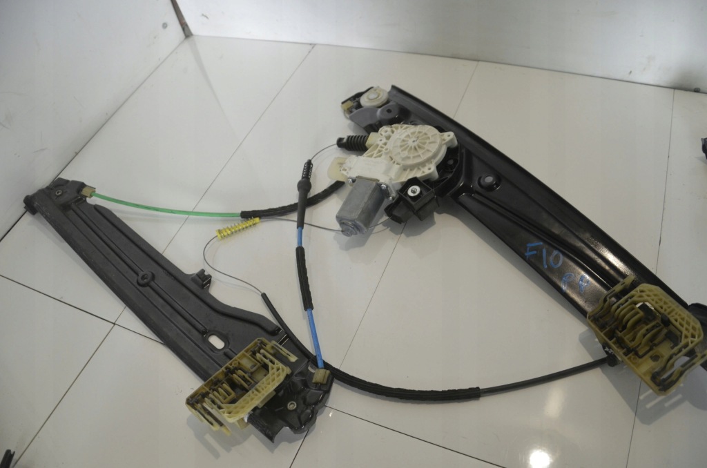 Купить Подъемник стекло правый перед bmw f10 f11 7182112