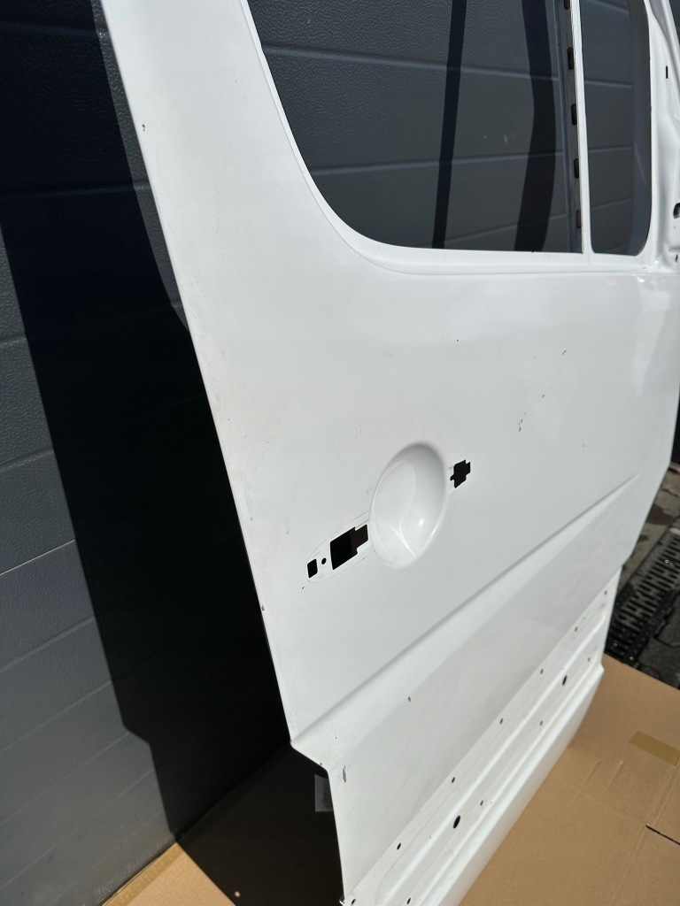 Двері праве передні mercedes sprinter 906, w906 Оригінал