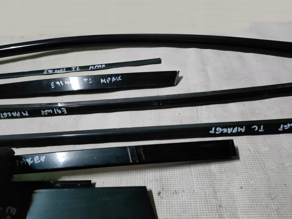 Bmw e91 рестайлинг  накладки shadow line в Украине