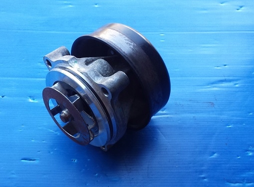 фото №1, Насос wody ролик mustang gt v8 двигун блок