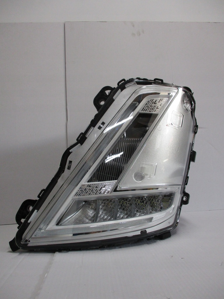 фото №10, Лампы лампа volvo led fh 23752806 23752809