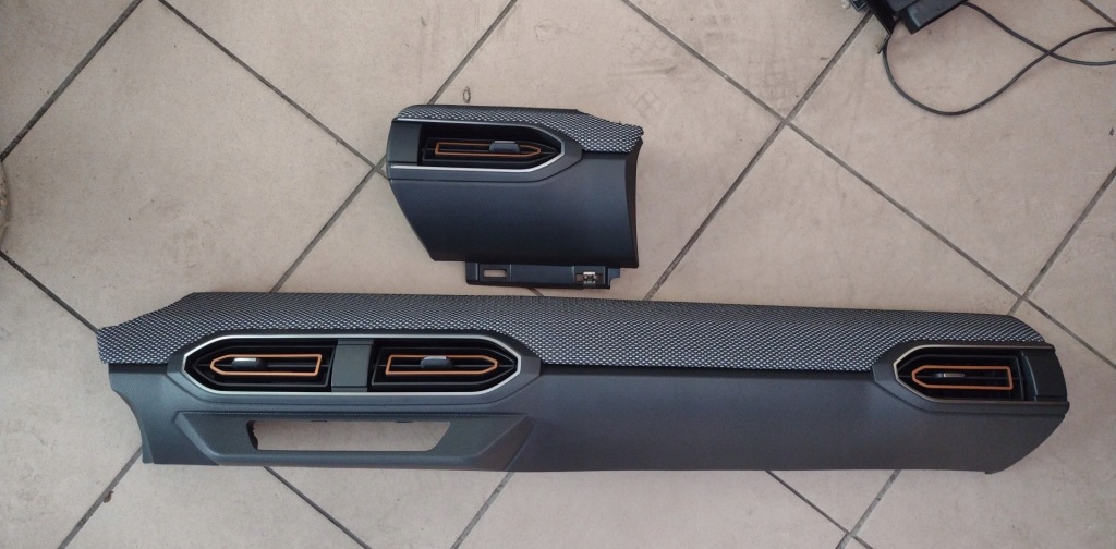 фото №1, Dekor консоли решётка обдув dacia sandero iii