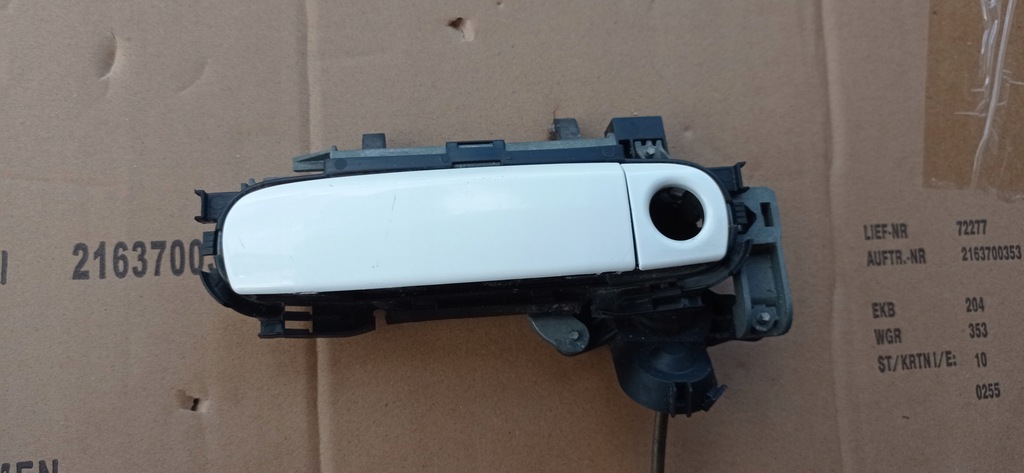 фото №1, Ручка дверь левый перед a4 b7 ly9c