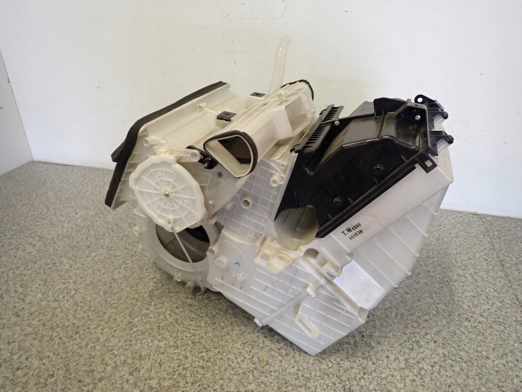 фото №4, Mazda5 mazda 5 ii 10- корпус обігрівача