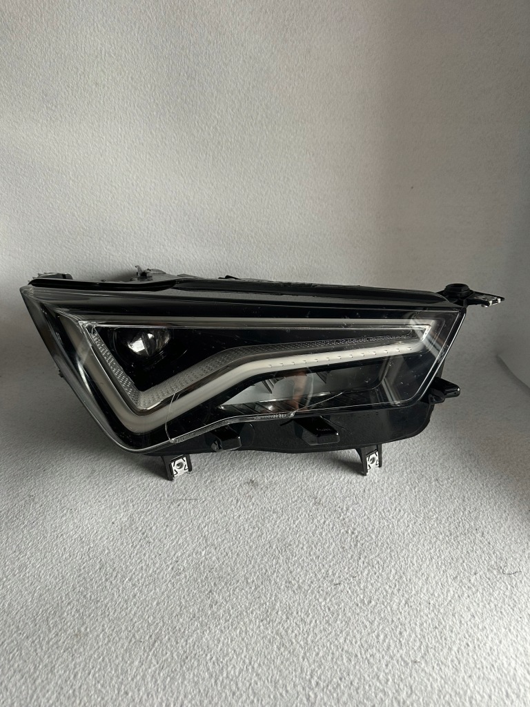 Купить Seat ateca рестайлинг  фара правый  full led европа 576941032b