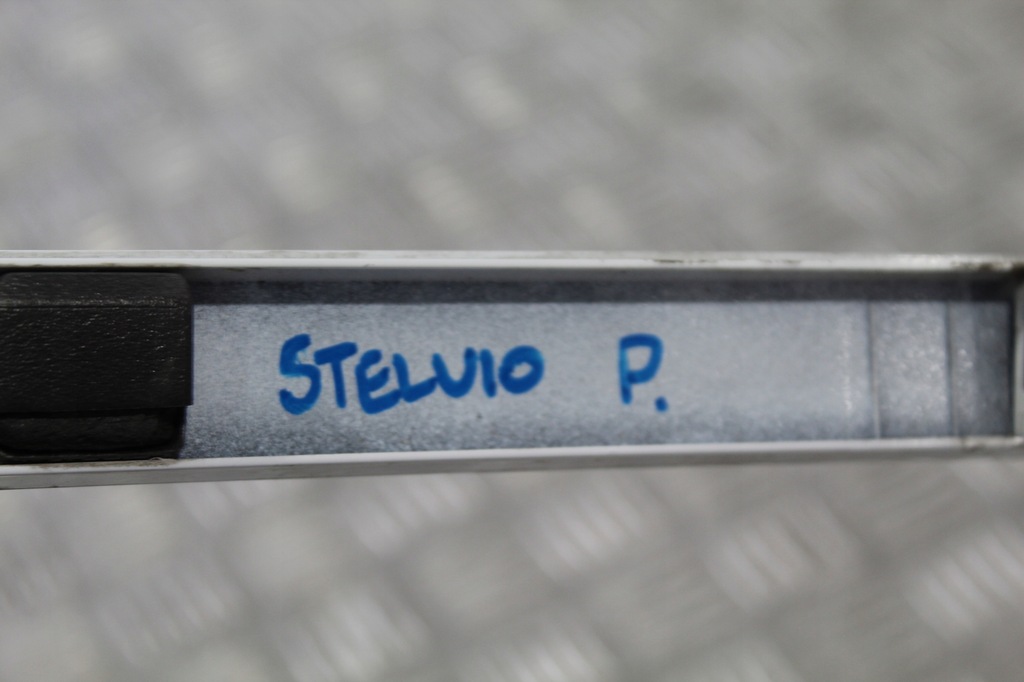 фото №3, Молдинг кровельная правая alfa romeo stelvio