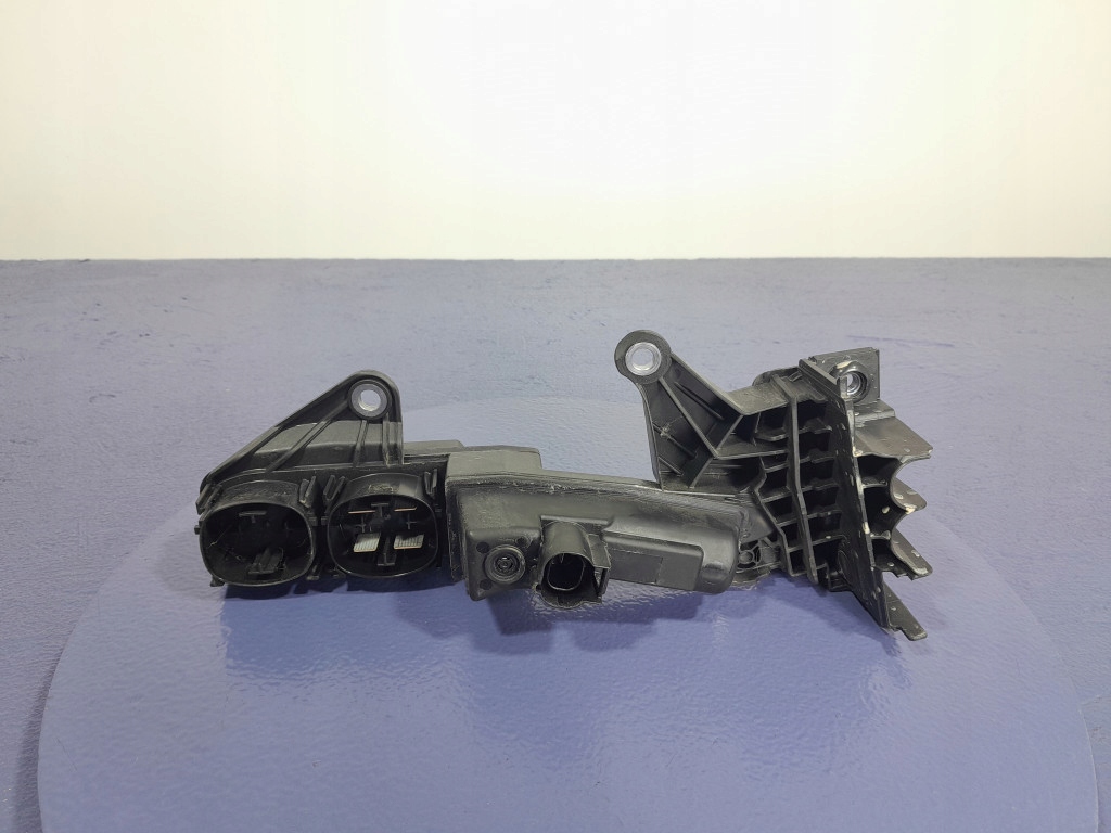 фото №1, Bmw 3 g20 g21 распределитель напряжения 6842524