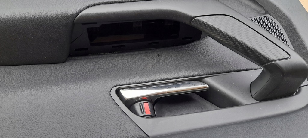 фото №12, Mazda cx50 23- обшивка двері лівий правий задня usa