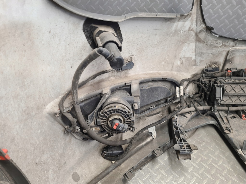 Бампер передній перед датчики паркування pdc омивачі insignia a рестайлінг  z190 Зі Шроту